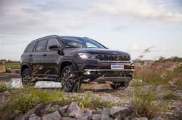 Jeep Meridian Front Right Three Quarter